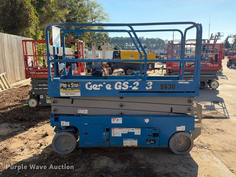 image for item ES8224 Genie GS-2032 scissor lift