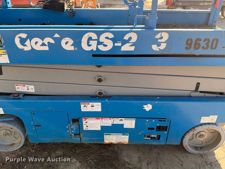 image for item ES8224 Genie GS-2032 scissor lift