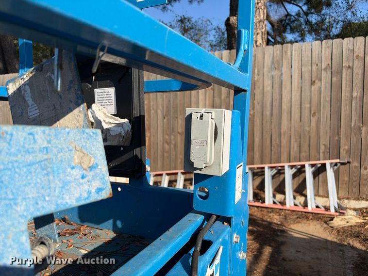 image for item ES8224 Genie GS-2032 scissor lift