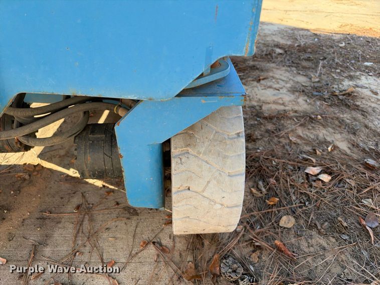 image for item ES8224 Genie GS-2032 scissor lift