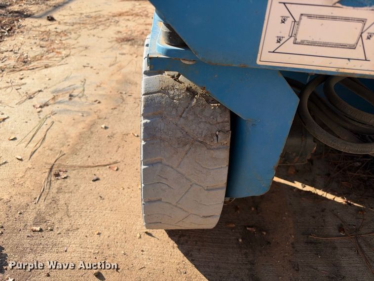 image for item ES8224 Genie GS-2032 scissor lift