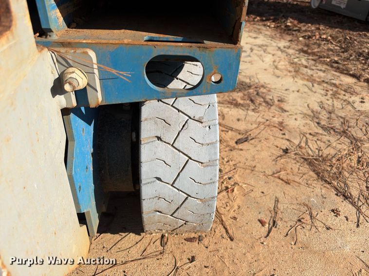 image for item ES8224 Genie GS-2032 scissor lift