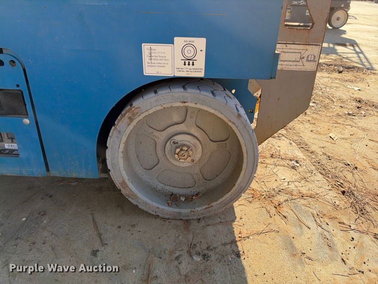 image for item ES8224 Genie GS-2032 scissor lift