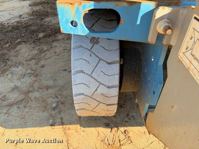 image for item ES8224 Genie GS-2032 scissor lift