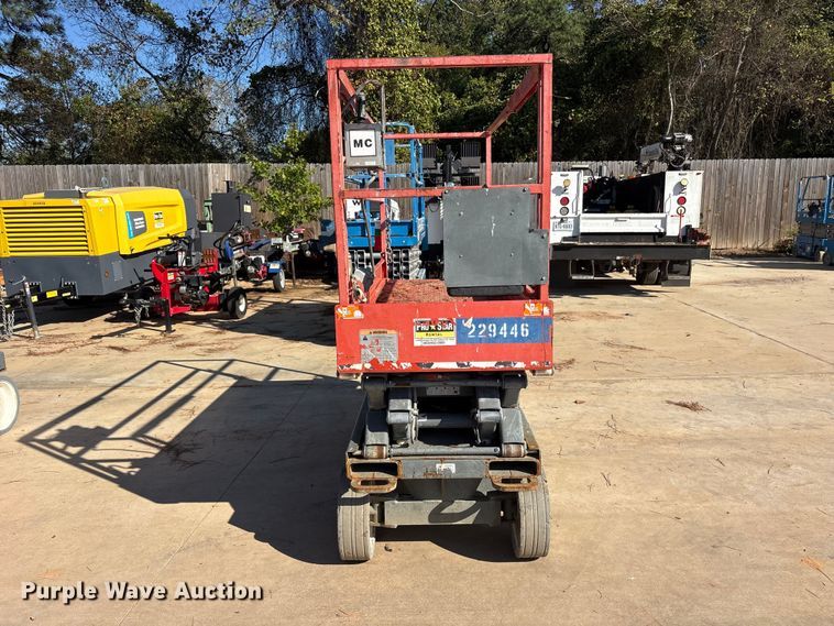 image for item ES8227 2018 Skyjack SJIII 3220 scissor lift