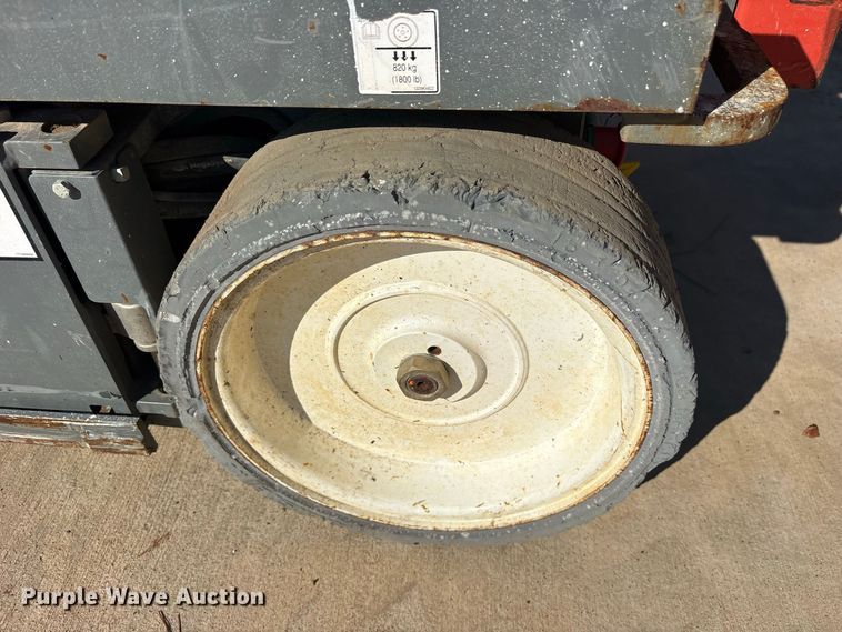 image for item ES8227 2018 Skyjack SJIII 3220 scissor lift