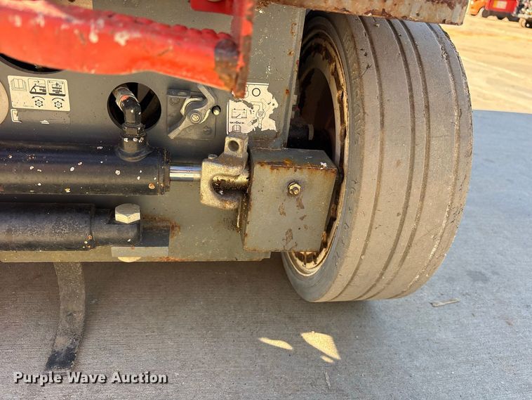 image for item ES8229 Skyjack SJIII 3220 scissor lift