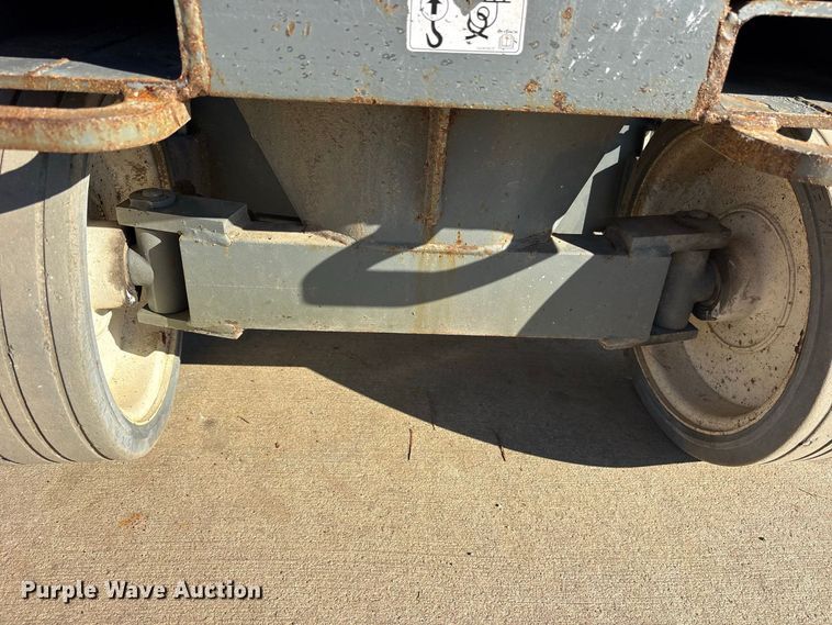 image for item ES8229 Skyjack SJIII 3220 scissor lift