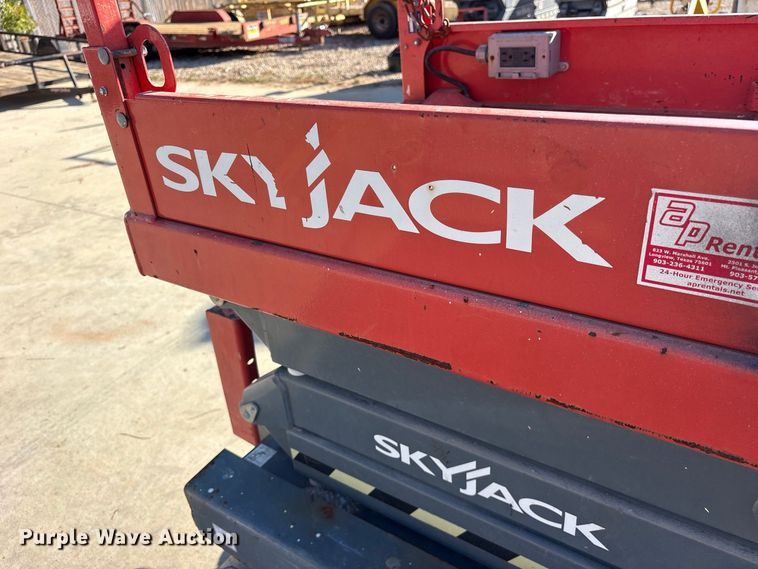 image for item ES8232 2016 Skyjack SJIII 3219 scissor lift