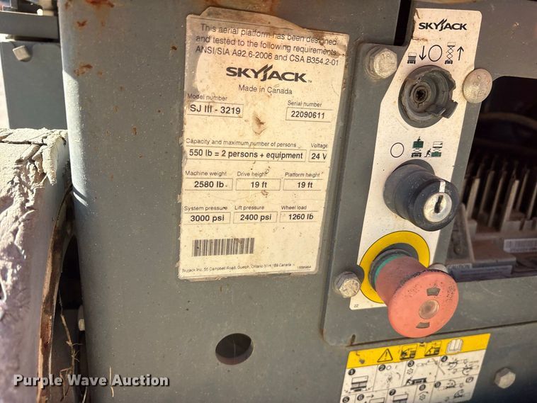 image for item ES8232 2016 Skyjack SJIII 3219 scissor lift