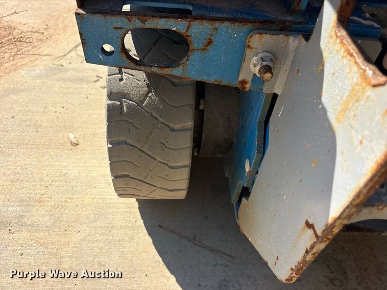 image for item ES8233 Genie GS-2632 scissor lift