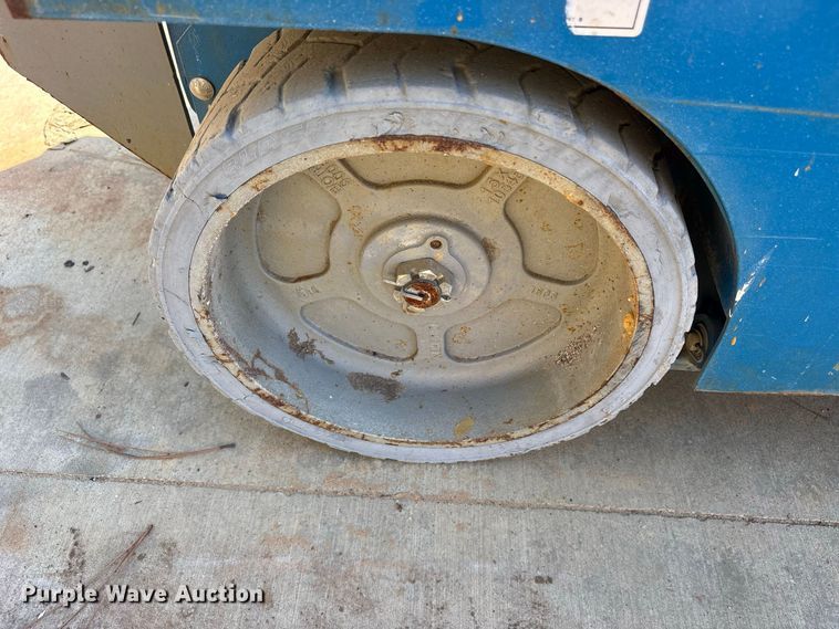 image for item ES8233 Genie GS-2632 scissor lift