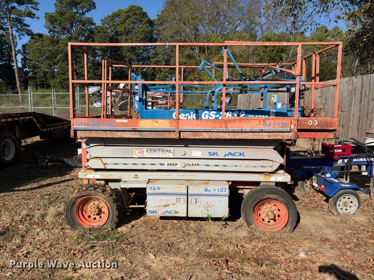 image for item ES8236 2006 Skyjack SJ7127 RT scissor lift