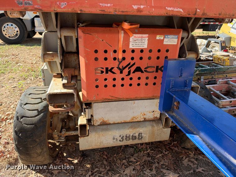 image for item ES8236 2006 Skyjack SJ7127 RT scissor lift