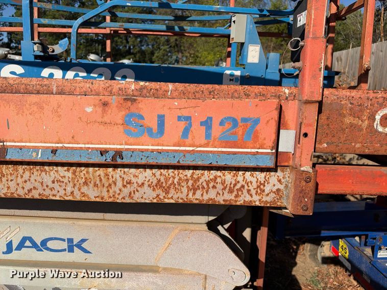 image for item ES8236 2006 Skyjack SJ7127 RT scissor lift