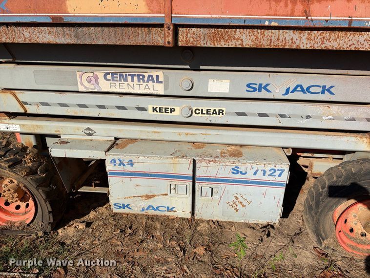 image for item ES8236 2006 Skyjack SJ7127 RT scissor lift
