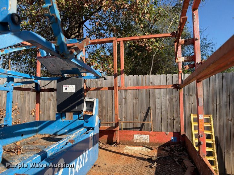 image for item ES8236 2006 Skyjack SJ7127 RT scissor lift