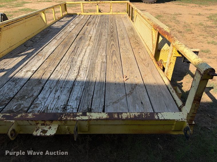 image for item ES8238 1999 Top Hat utility trailer