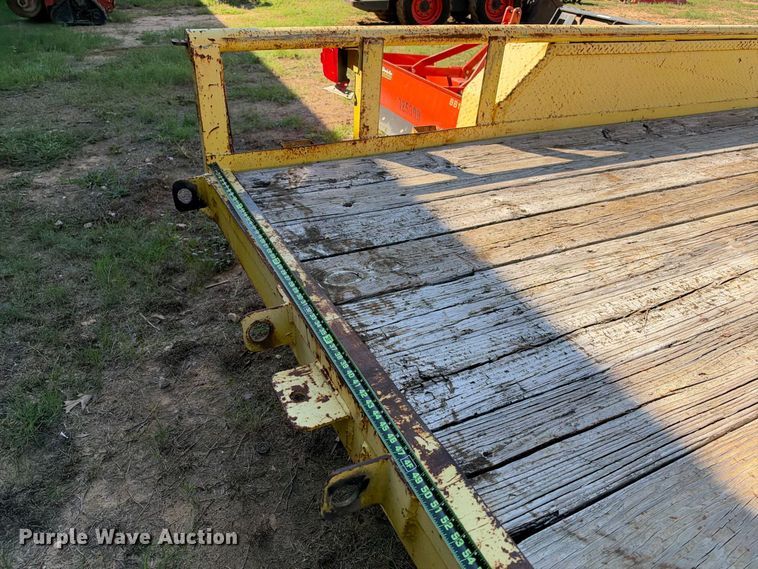 image for item ES8238 1999 Top Hat utility trailer