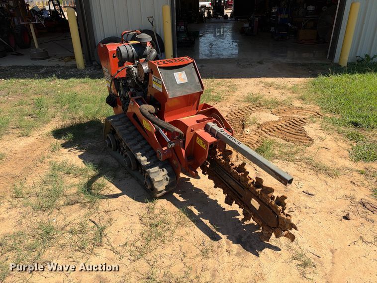 image for item ES8241 2019 Ditch Witch C24X trencher
