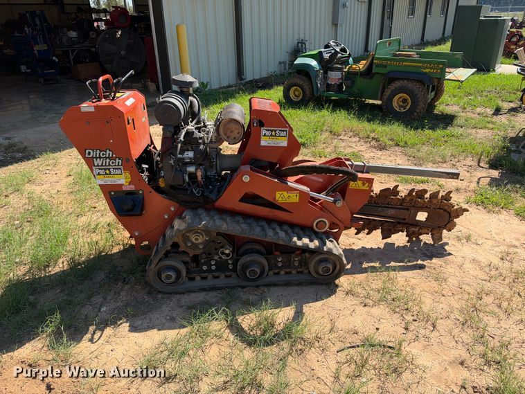 image for item ES8241 2019 Ditch Witch C24X trencher