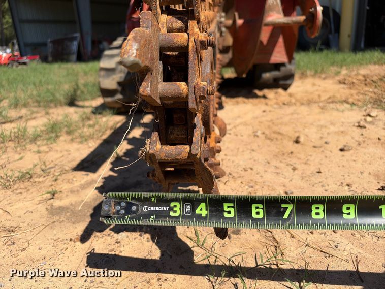image for item ES8241 2019 Ditch Witch C24X trencher