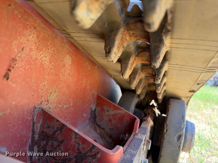 image for item ES8241 2019 Ditch Witch C24X trencher