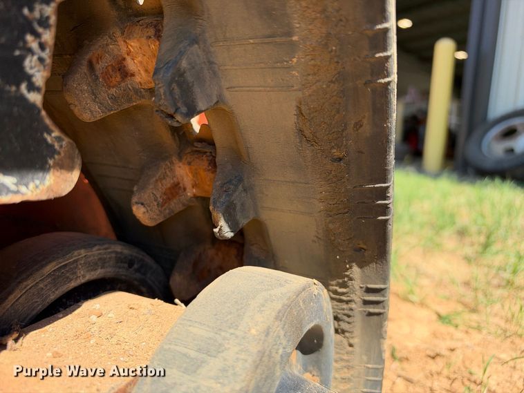 image for item ES8241 2019 Ditch Witch C24X trencher