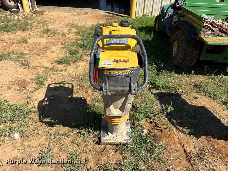 image for item ES8242 2019 Bomag BT65 plate compactor
