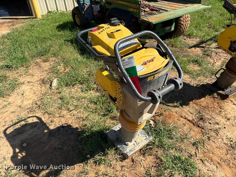 image for item ES8242 2019 Bomag BT65 plate compactor
