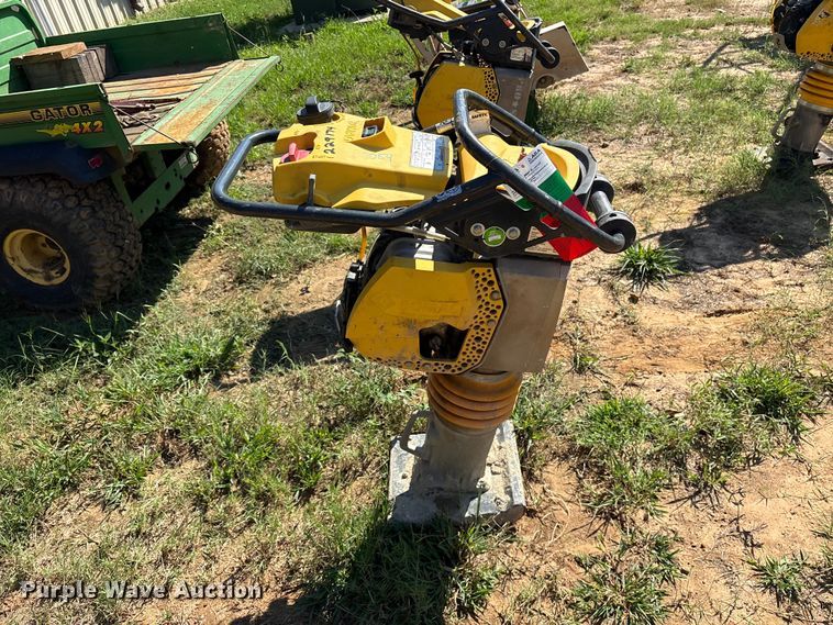 image for item ES8242 2019 Bomag BT65 plate compactor