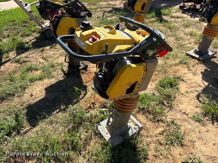 image for item ES8242 2019 Bomag BT65 plate compactor