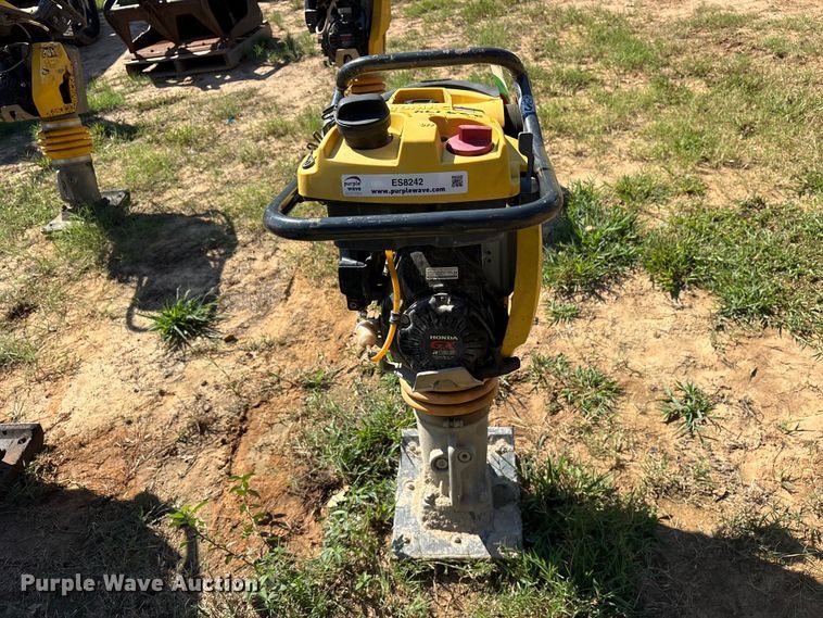 image for item ES8242 2019 Bomag BT65 plate compactor