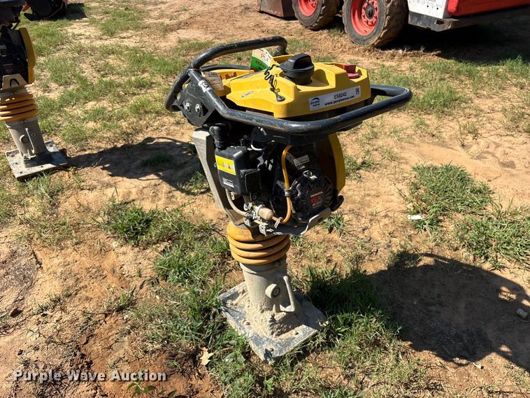 image for item ES8242 2019 Bomag BT65 plate compactor