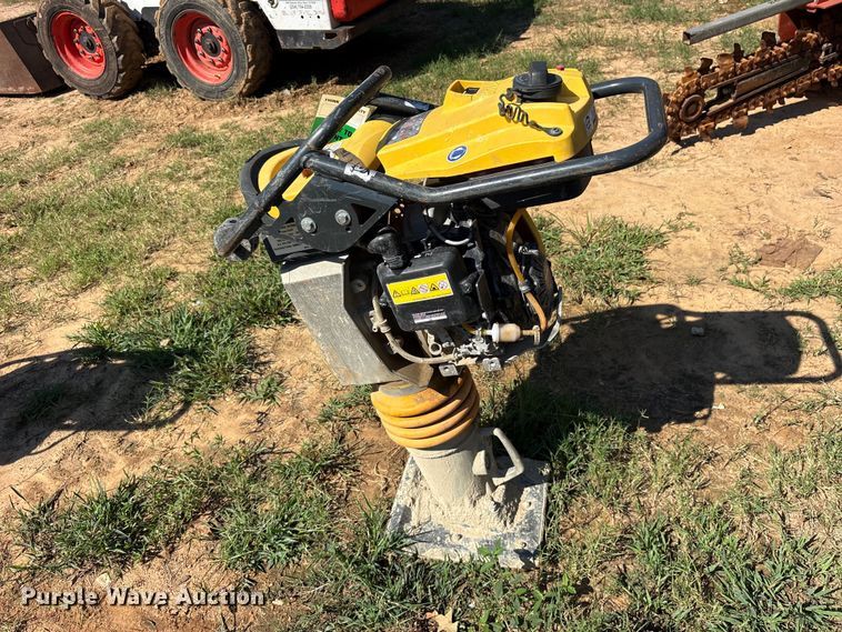 image for item ES8242 2019 Bomag BT65 plate compactor