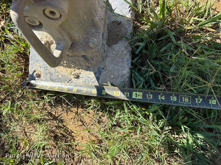 image for item ES8242 2019 Bomag BT65 plate compactor