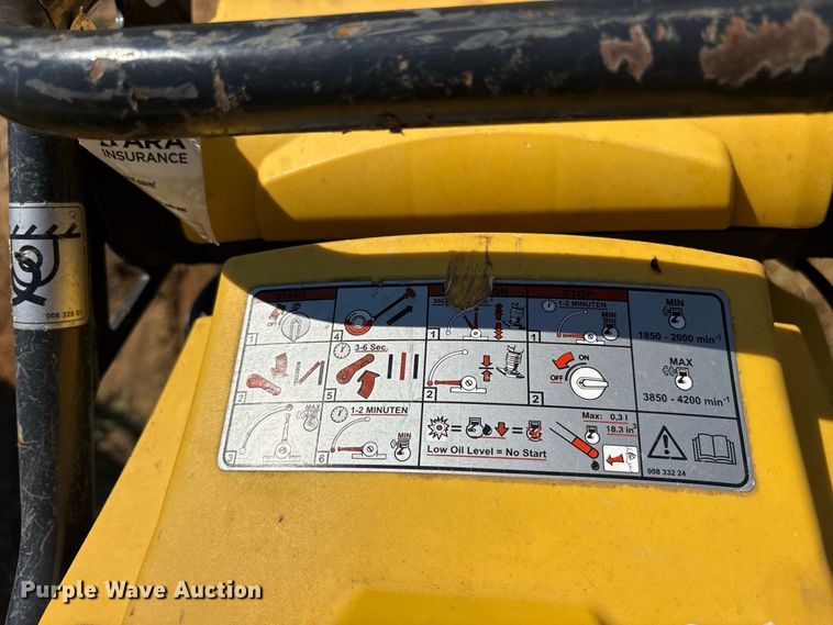 image for item ES8242 2019 Bomag BT65 plate compactor