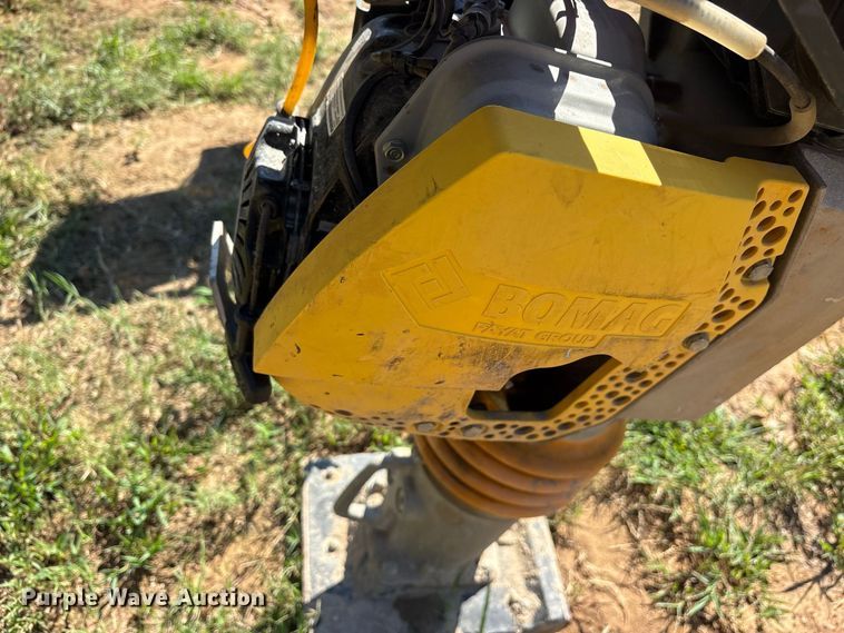 image for item ES8242 2019 Bomag BT65 plate compactor