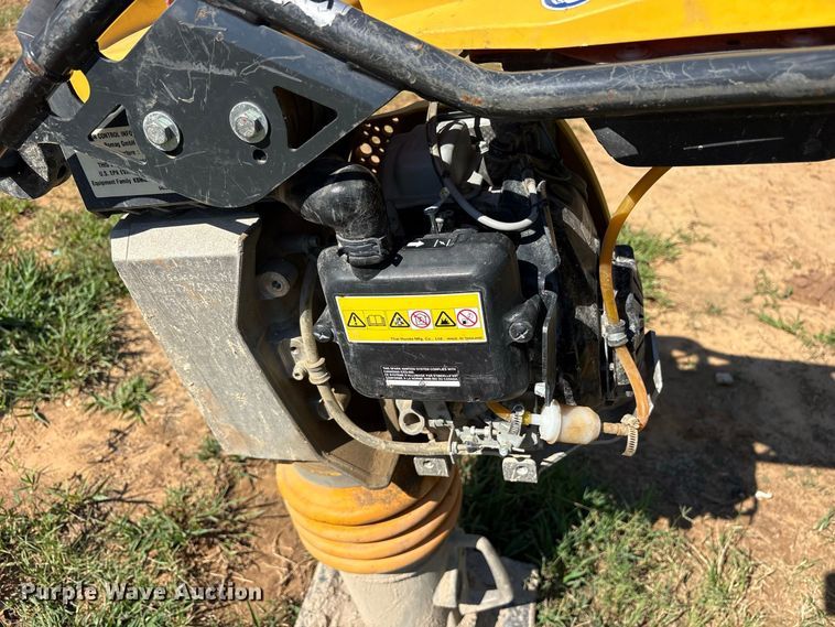 image for item ES8242 2019 Bomag BT65 plate compactor
