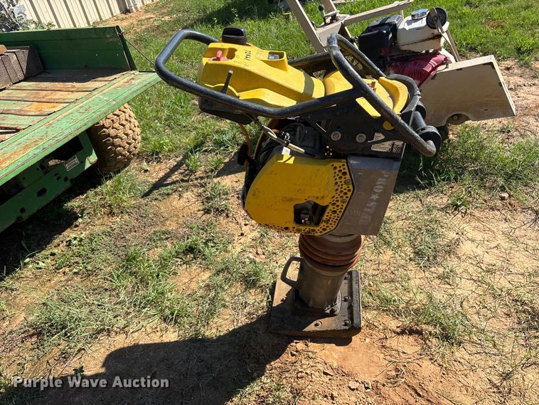 image for item ES8245 2014 Bomag BT65 plate compactor
