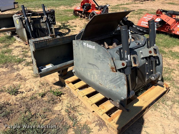 image for item ES8250 2020 Bobcat 24PLA skid steer cold planer