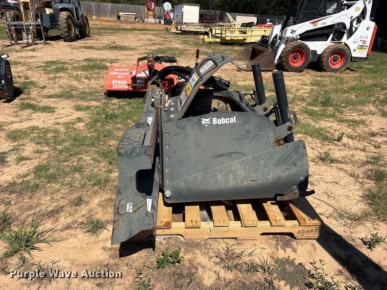 image for item ES8250 2020 Bobcat 24PLA skid steer cold planer