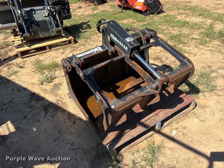 image for item ES8251 2021 Blue Diamond 106020-25 skid steer grapple bucket