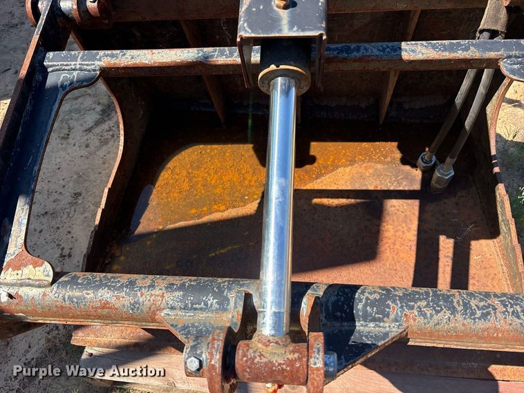 image for item ES8251 2021 Blue Diamond 106020-25 skid steer grapple bucket