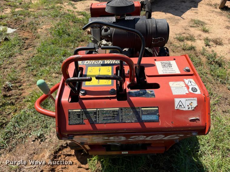 image for item ES8257 2019 Ditch Witch C24X trencher