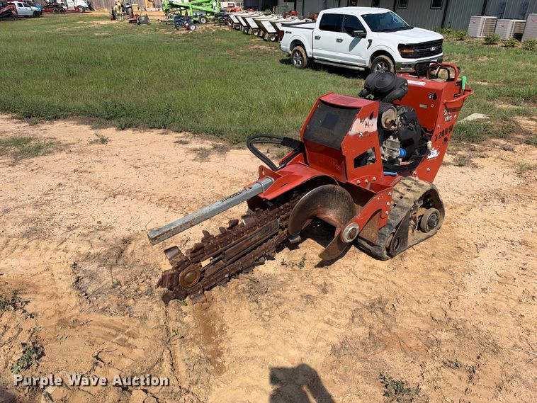 image for item ES8267 2018 Ditch Witch C24X trencher