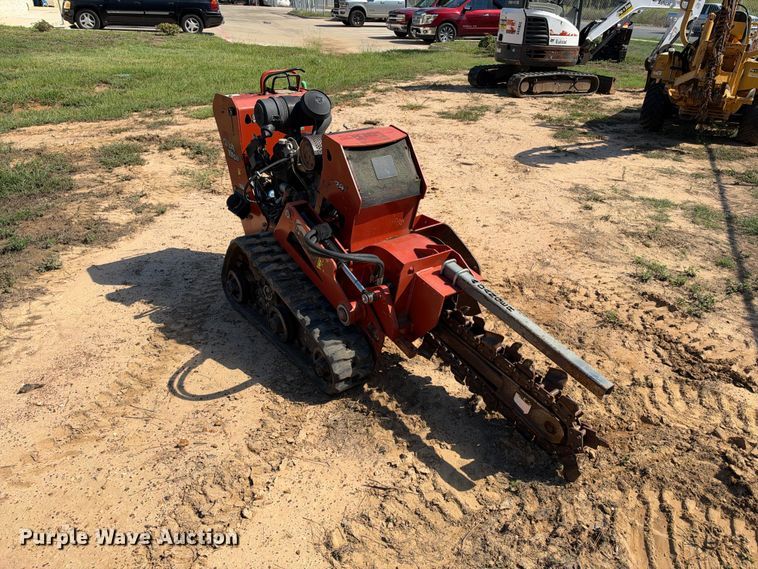 image for item ES8267 2018 Ditch Witch C24X trencher