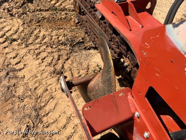 image for item ES8267 2018 Ditch Witch C24X trencher