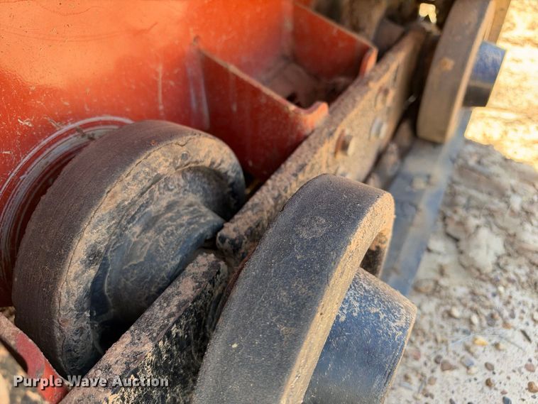 image for item ES8267 2018 Ditch Witch C24X trencher