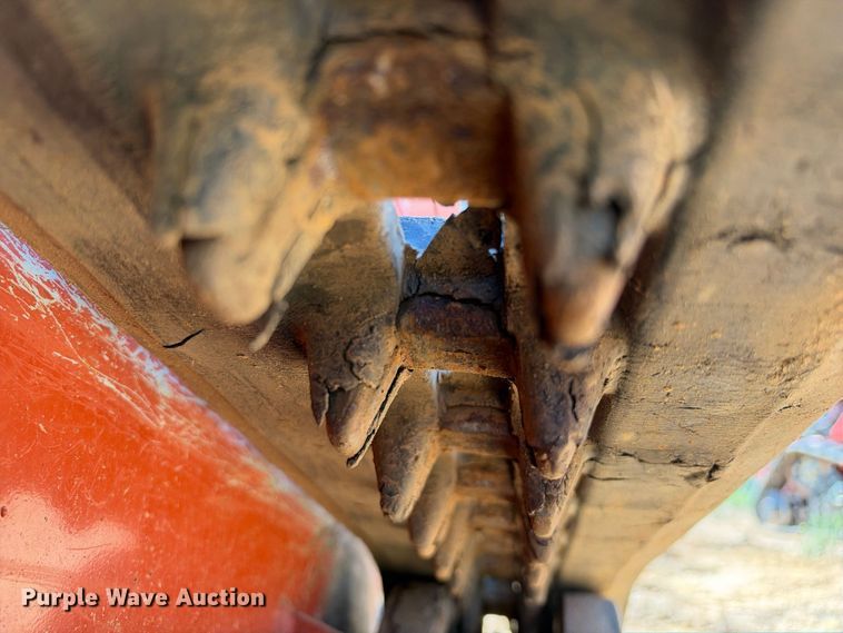 image for item ES8267 2018 Ditch Witch C24X trencher